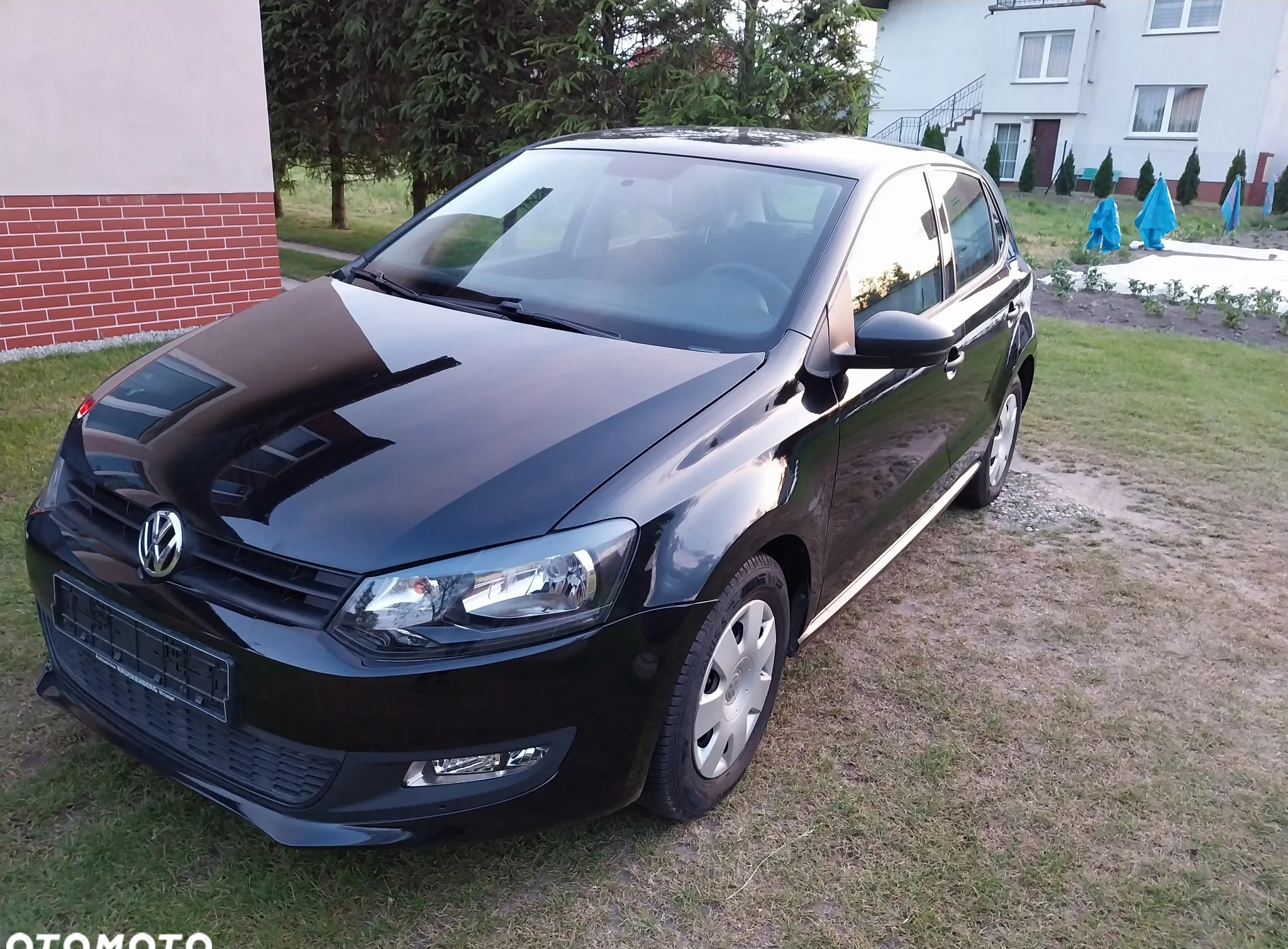 Volkswagen Polo cena 17200 przebieg: 175000, rok produkcji 2010 z Zielonka małe 172